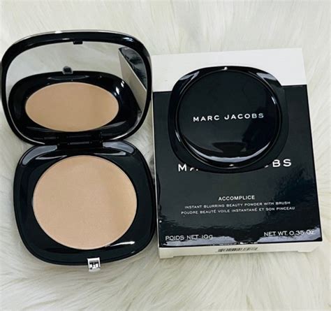 marc jacobs accomplice instant blurring beauty powder